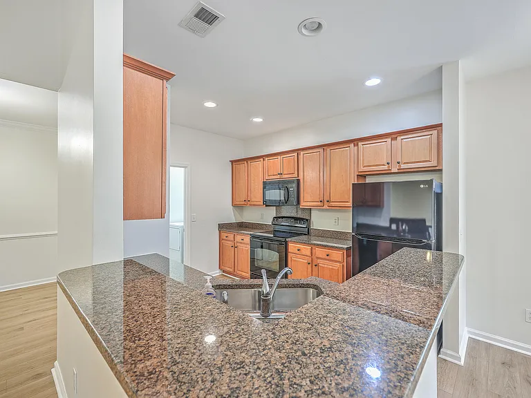 8518 Sentry Cir — Photo 15