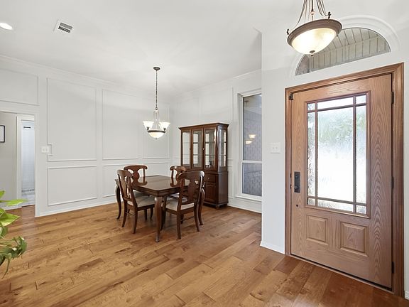 4th image of 2741 Fox Glenn Ct