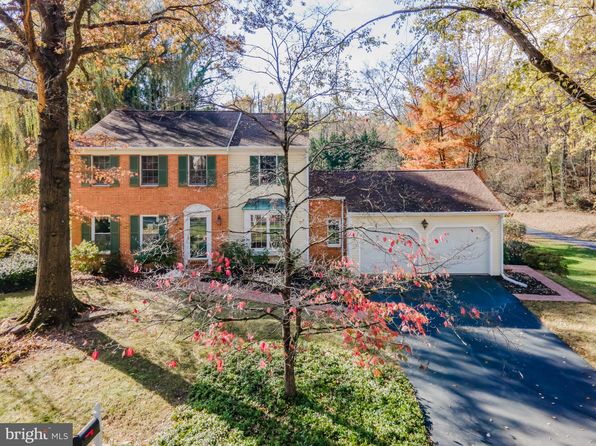 919 Woodland Dr, Lemoyne, PA 17043