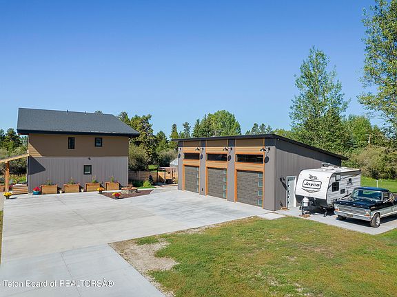 5th image of 594 S Fremont Ave