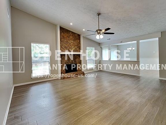 3rd image of 1120 Terramont Dr