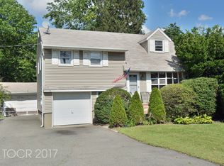 310 W Passaic St, Rochelle Park, NJ 07662