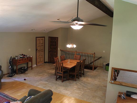 Vaulted Ceiling/Dining Area