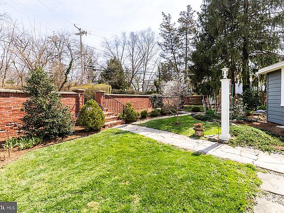 5th image of 1438 Ridgeway E