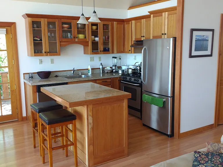 Ashley Dr — Photo 5