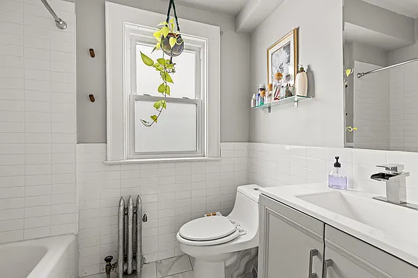 Sold by Compass | media 21