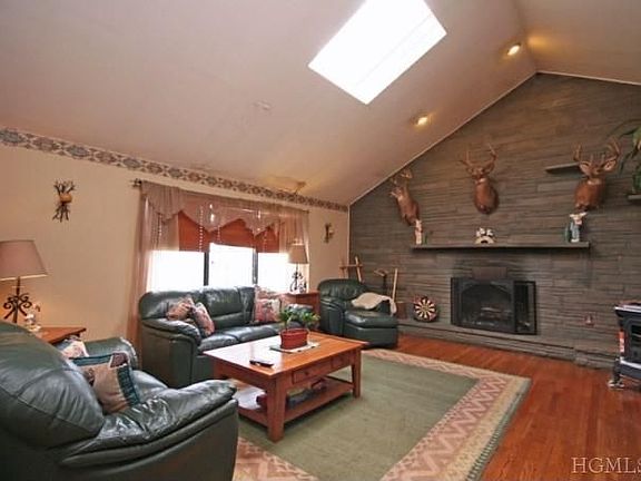 2nd image of 1491 Winslow Dr