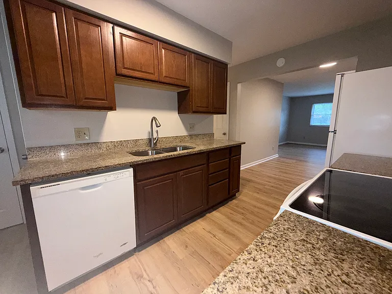 511 Diven Ln #511 — Photo 2