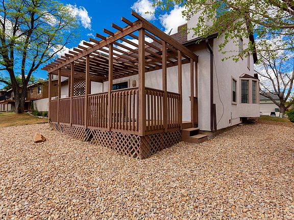 4th image of 392 1/2 E Valley Cir