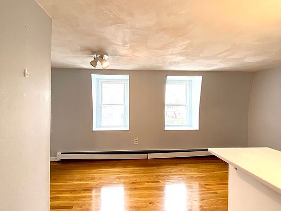 4th image of 145-147 Princeton St #147-3