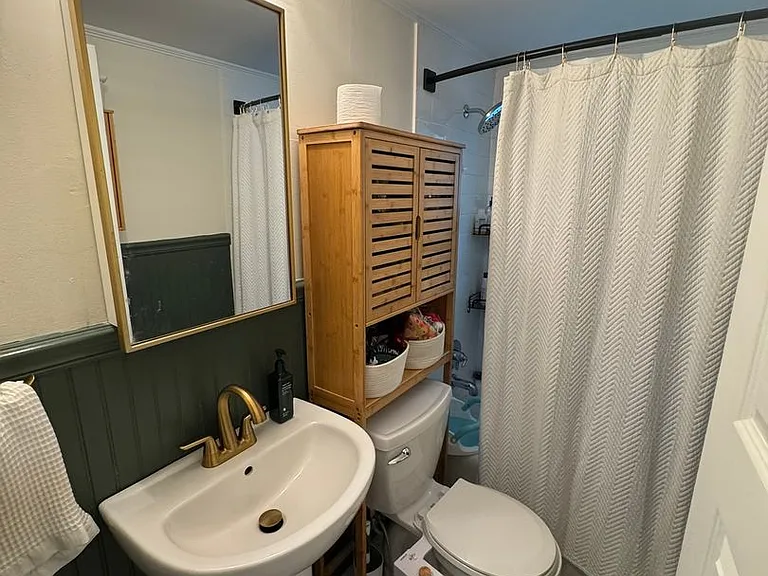 150 Hillside St — Photo 11