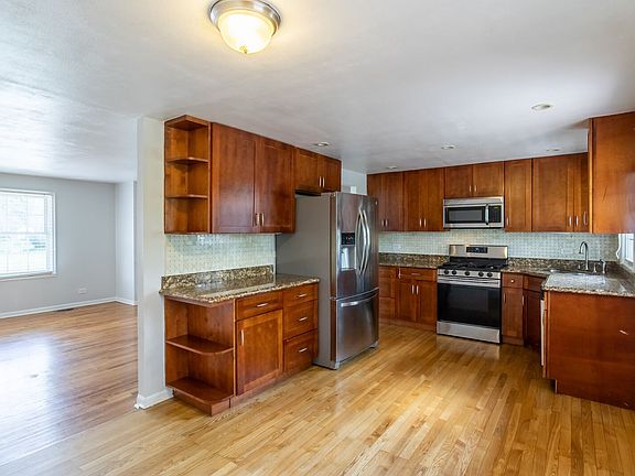 5th image of 1531 Harvard Ln