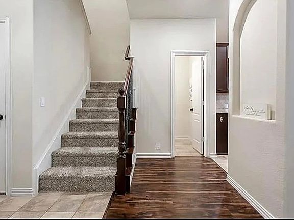 5th image of 1837 Valencia Dr