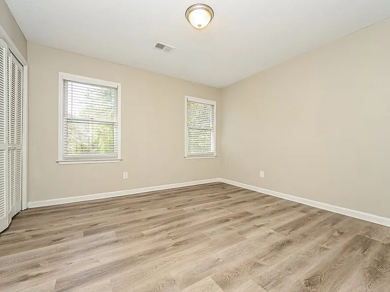 120 Tanglewood Dr — Photo 10