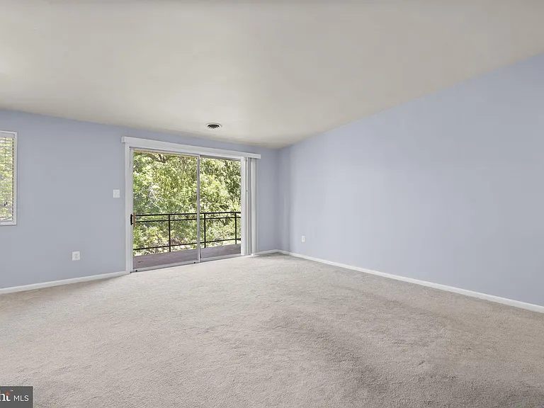 10320 Rockville Pike #401 — Photo 5