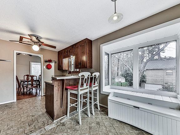 3rd image of 4804 Woodspring Dr NE