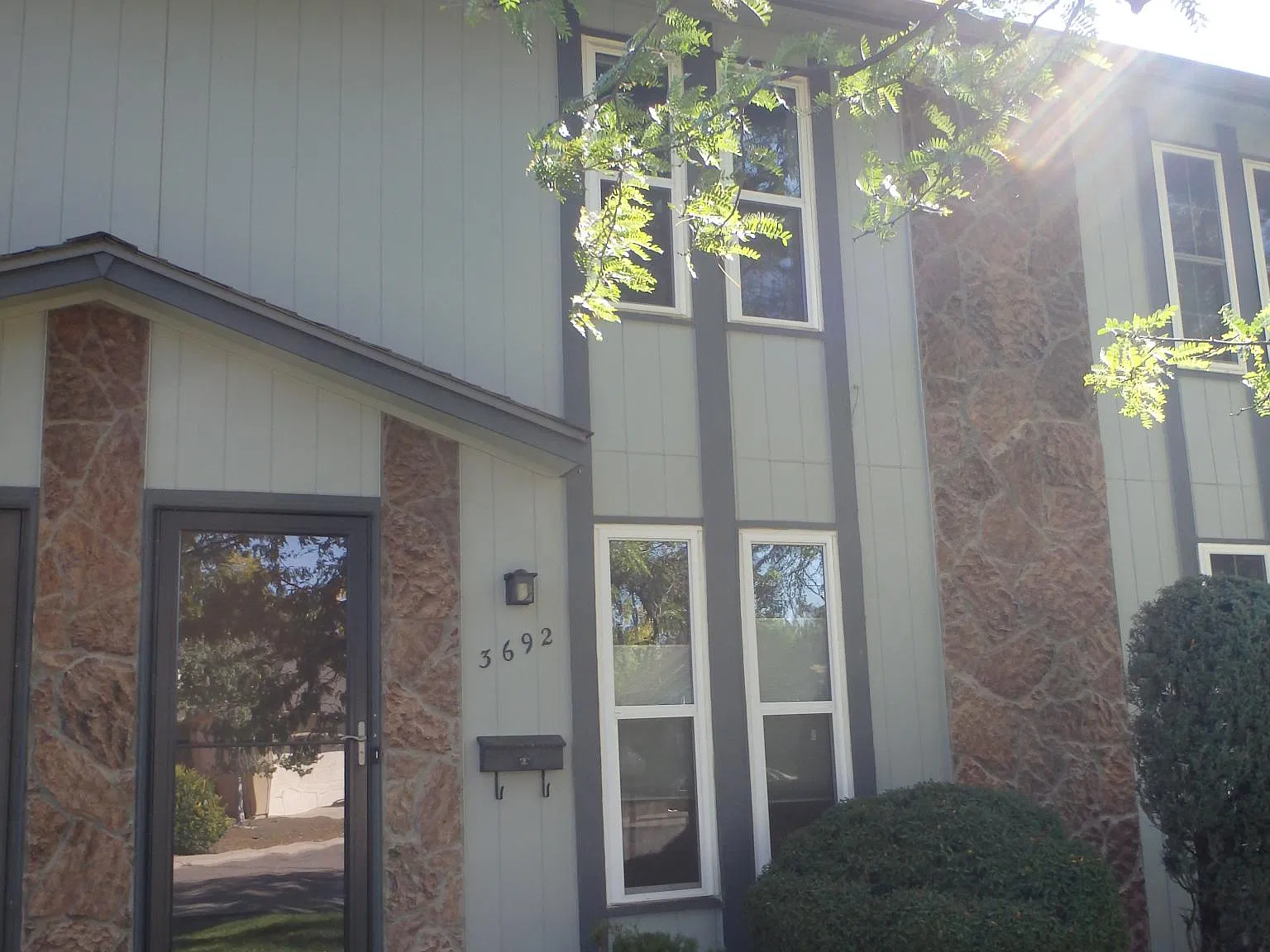 2 bed, 1000 sqft, $2,000 — Photo 1