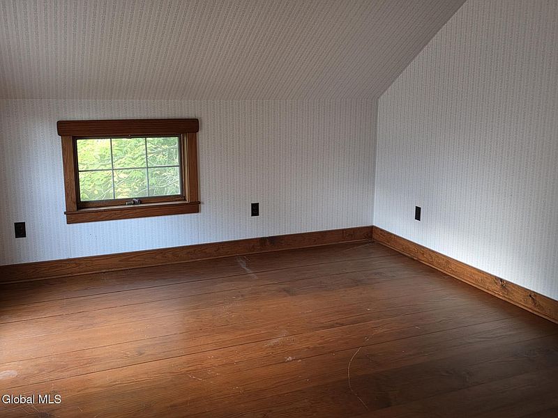 2nd image of 819 Riverview Road