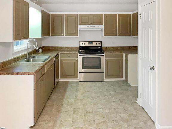 5th image of 121 Caroway Ct