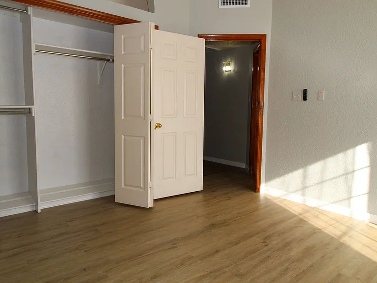 2081 Paseo Del Prado Dr — Photo 30
