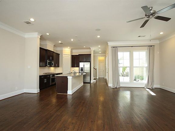 5th image of 15 E Breezy Way