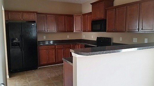 2nd image of 2617 Randell St