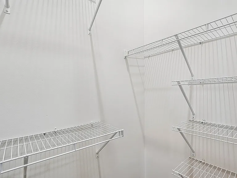 Allure - Closet