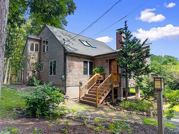 2nd image of 221 Shore Road