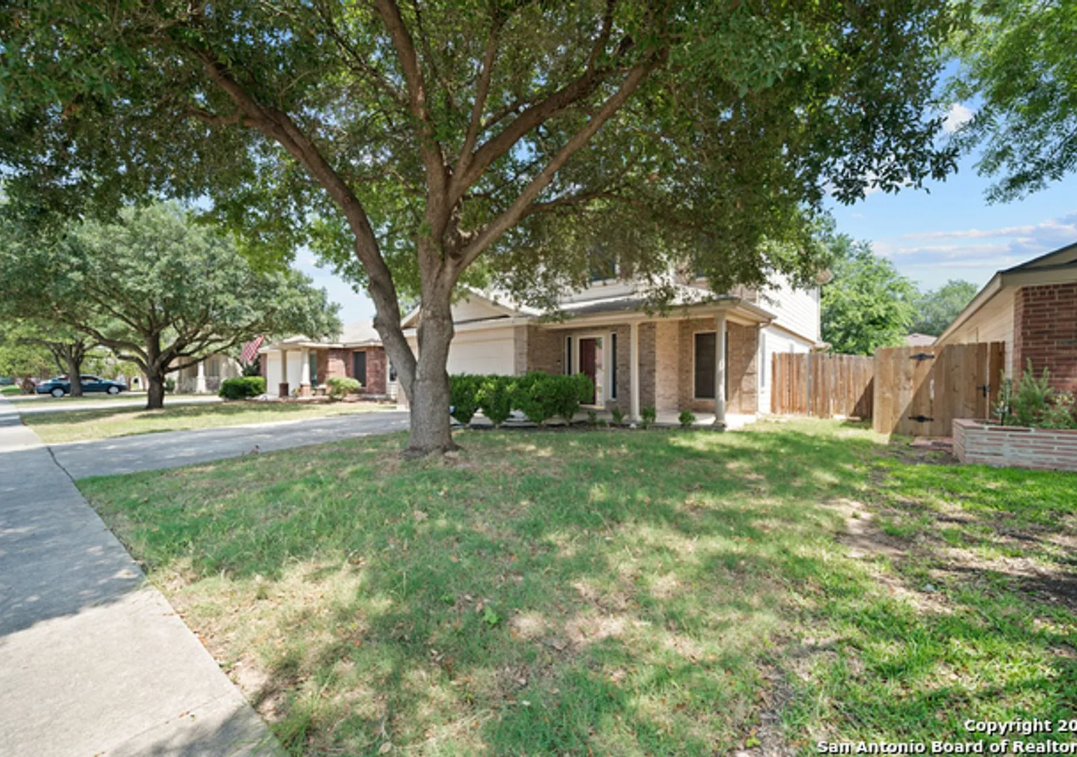 Two Story Beauty — Photo 3