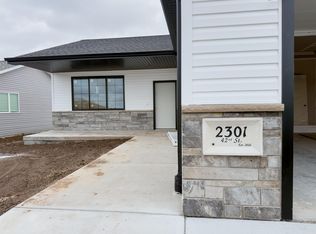 2301 E 42nd St, Kearney, NE 68847