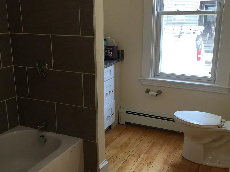 231 Norfolk St #2R — Photo 12