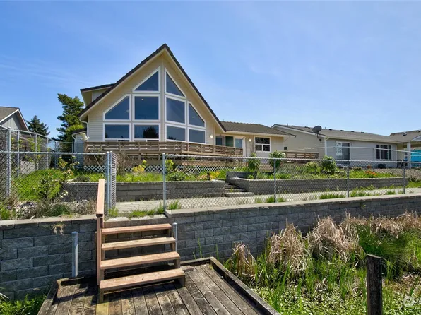 407 Canal Drive NE, Ocean Shores, WA 98569
