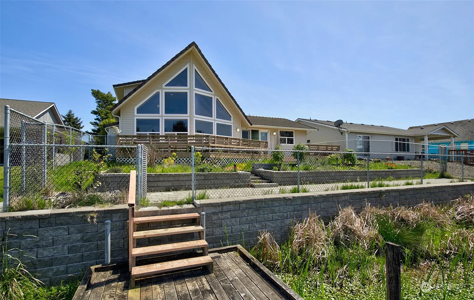 407 Canal Drive NE photo 1