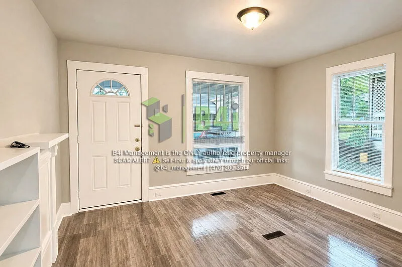 3 bed, 1.0 bath, 1398 sqft, $1,349 — Photo 2