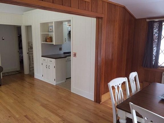 3rd image of 1780 Edwards Ave