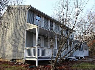 16 Dayna Dr, West Greenwich, RI 02817