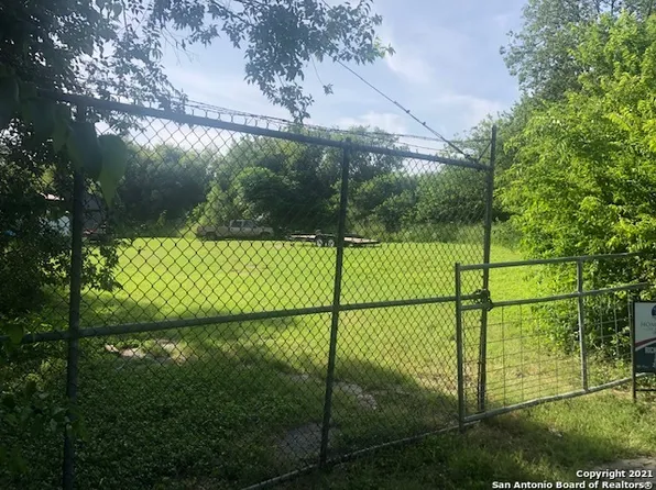 550 W Broadview Dr LOT E, San Antonio, TX 78228