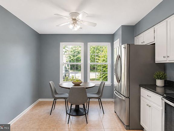 5th image of 410 Wind Ridge Dr