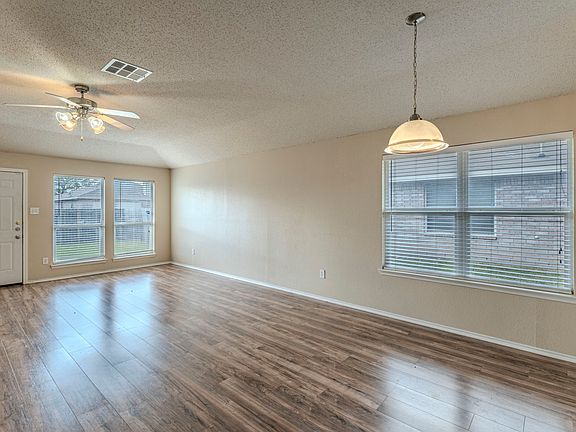 2nd image of 1311 Chapman Dr
