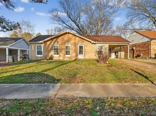 5267 Broken Oak Dr, Memphis, TN 38127