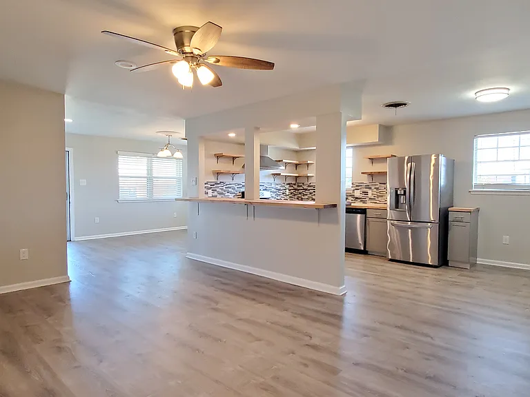 8700 Fulton St — Photo 24