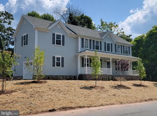 33 Market St, Somerset, NJ 08873
