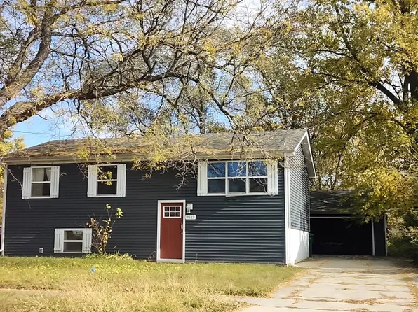 7513 Chase St, Merrillville, IN 46410