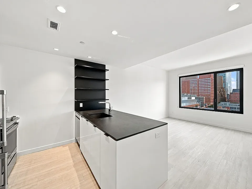 22 Chapel St #12H