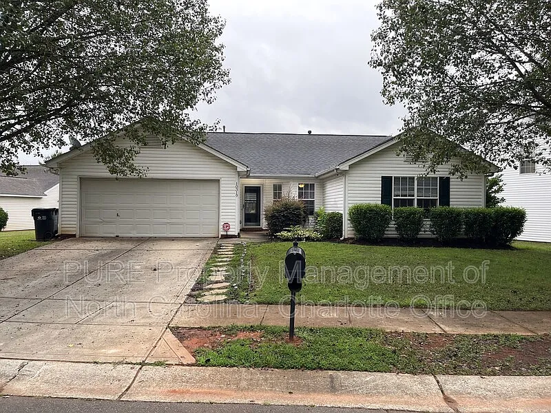 3 bed, 2.0 bath, 2080 sqft, $2,050 — Photo 2
