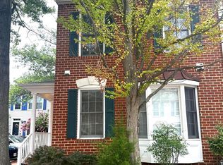 2120 N Tazewell Ct, Arlington, VA 22207