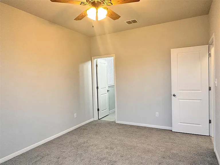137 Rustic Glen Dr — Photo 12