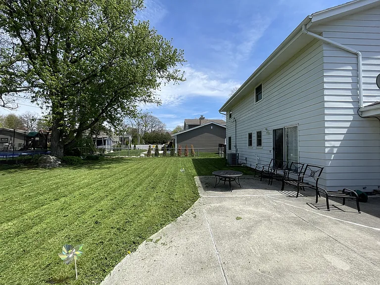 1708 Howlett Ln — Photo 30