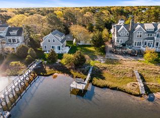 411 Monomoscoy Rd, Mashpee, MA 02649