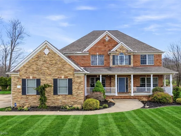 317 E Edinburgh Dr, Highland Heights, OH 44143